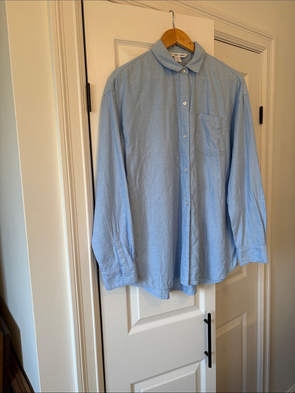 Old Navy Light Blue Women’s Button-Front Blouse